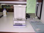 Analytical Electronic Balance (4 digits) - internal calibrate